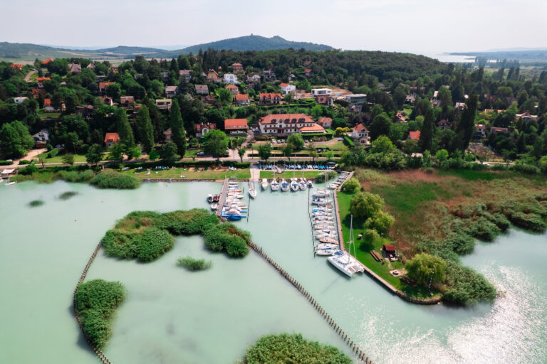 Aquilo Hotel Panoráma Tihany: Az Aktív Pihenés és a Lenyűgöző Kilátás Találkozása